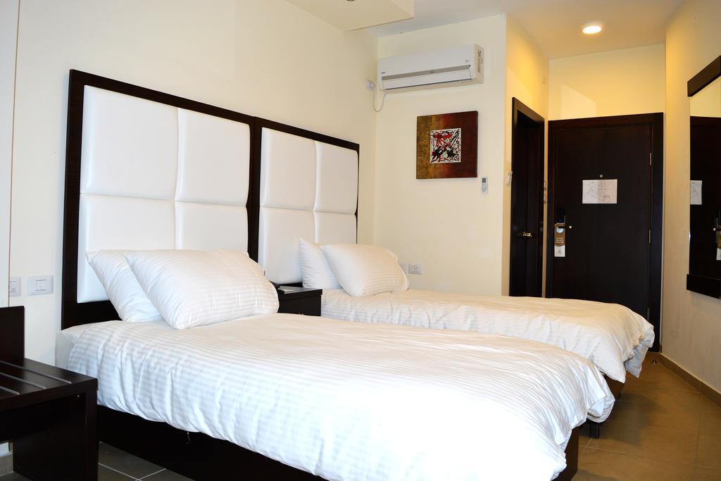 Taybeh Golden Hotel Ramallah Bagian luar foto