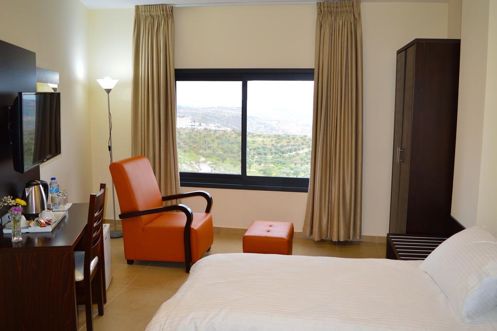 Taybeh Golden Hotel Ramallah Bagian luar foto
